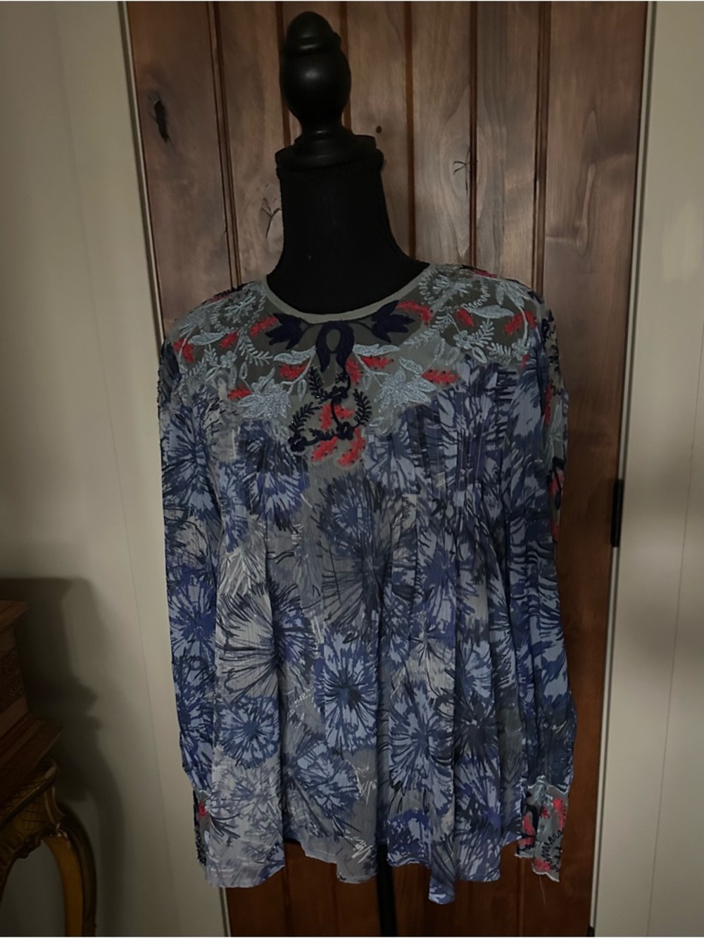Blue Floral Embroidered Long-Sleeve Tunic Top